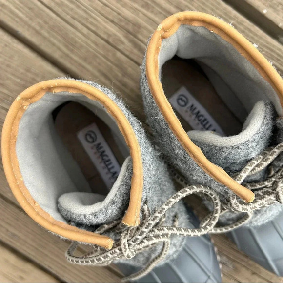 Magellan grey outdoor/rain/all weather duck shoes. Great condition!5 youth/woman - Picture 3 of 9